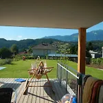 利彻布历克度假屋 *